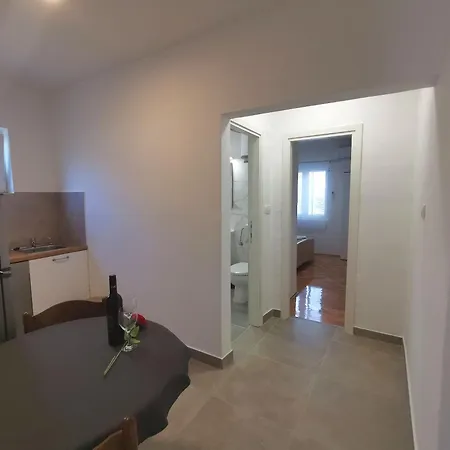 Apartment Rozaza
