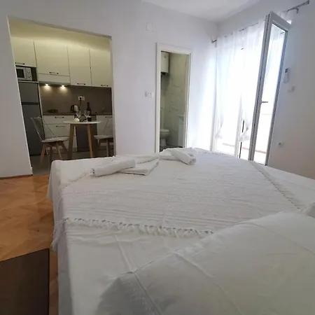 Rozaza Apartment *